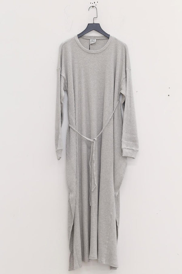 BASERANGE Long-sleeved dress with drawstring waist DRSH Collection Portugal BAS-DRSH-RIB-000-HUI Grey